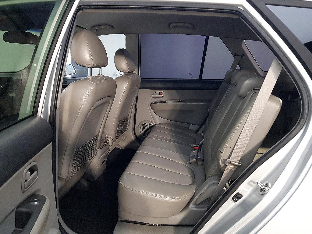 KIA Carens - Vista 9