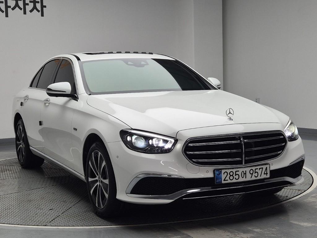 Mercedes Benz E class - Vista 4