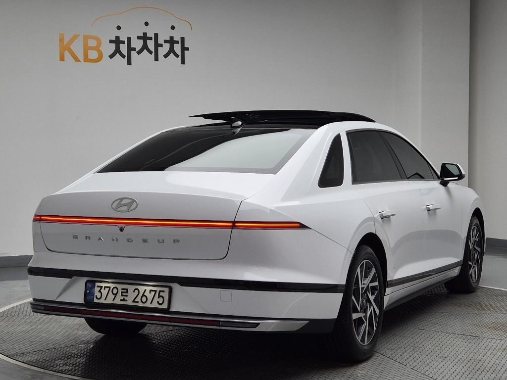 HYUNDAI Grandeur - Vista 3