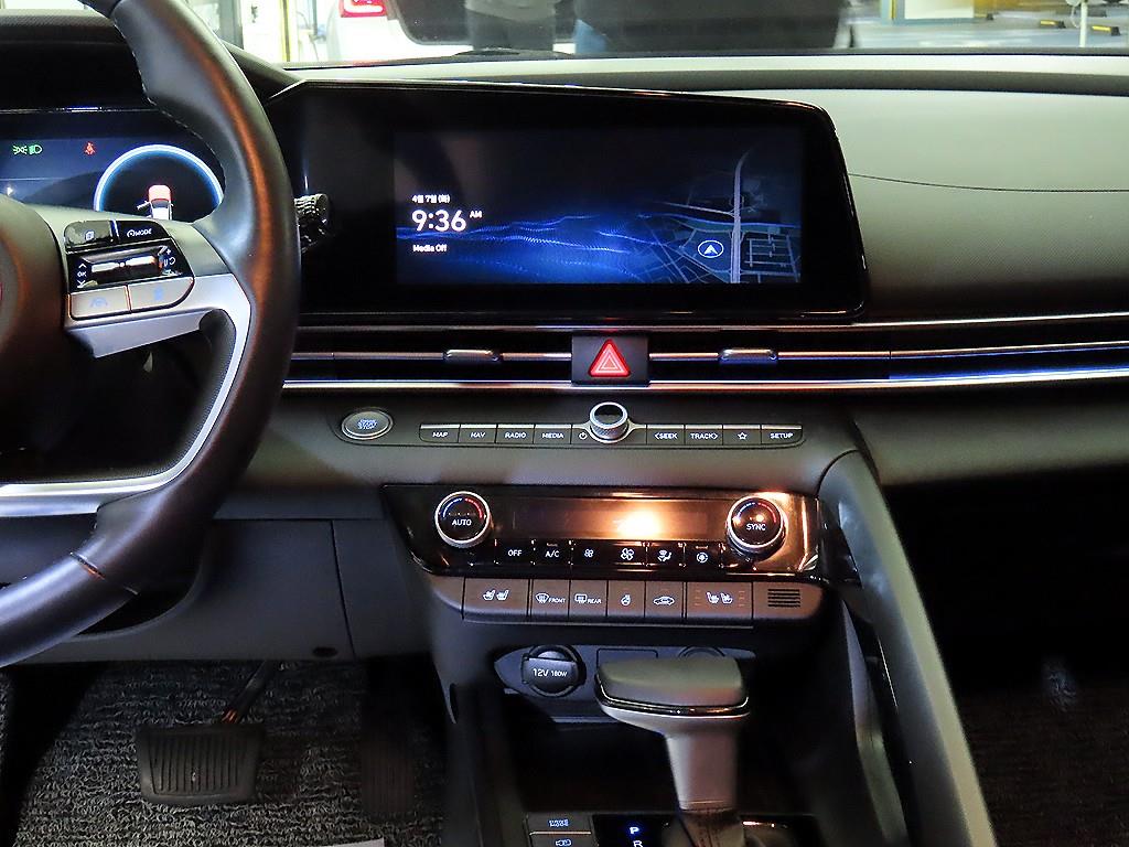 HYUNDAI Avante - Vista 11