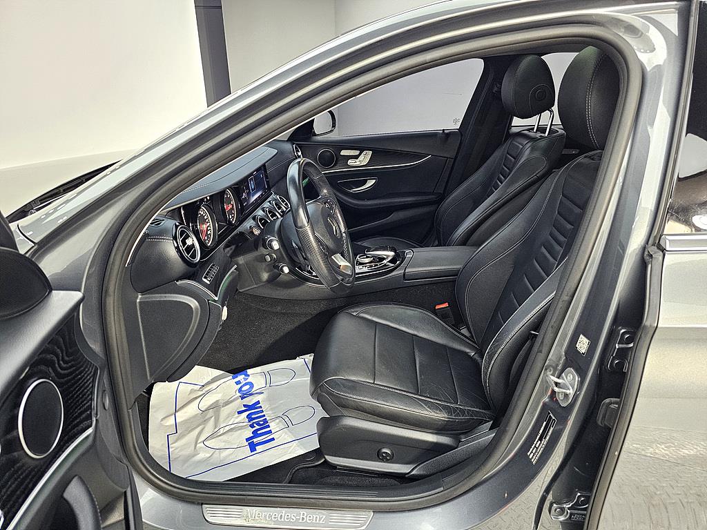 Mercedes Benz E class - Vista 8