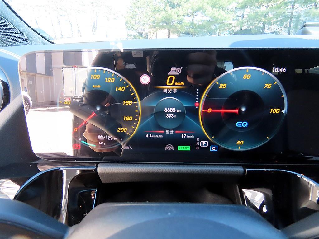 Mercedes Benz EQA - Vista 9