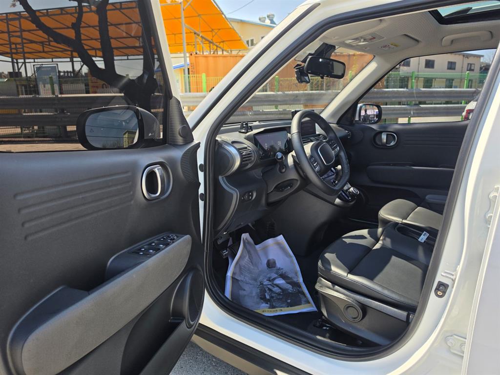 HYUNDAI Casper - Vista 9