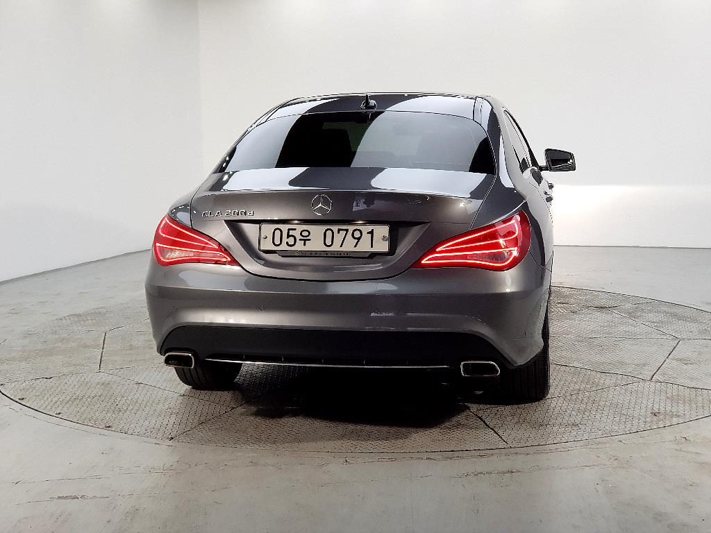 Mercedes Benz CLA Class - Vista 3