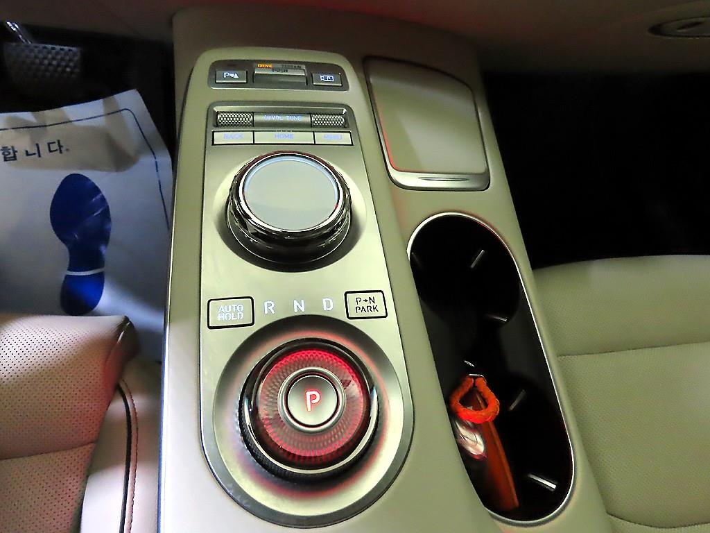 Genesis GV70 - Vista 12