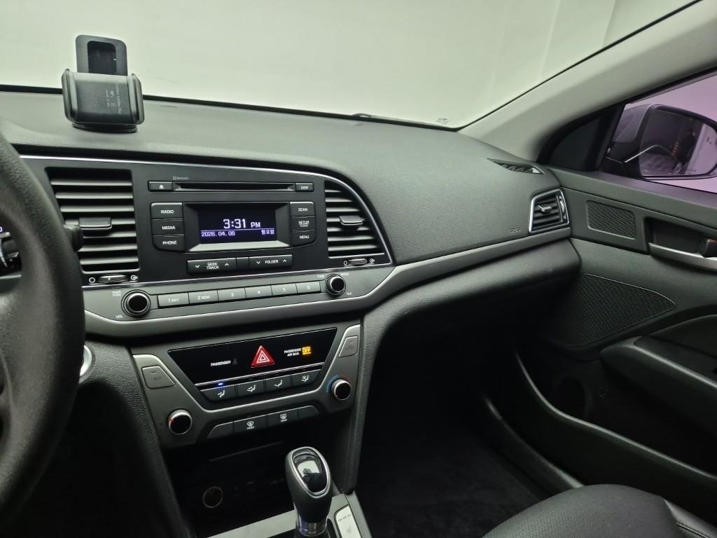 HYUNDAI Avante - Vista 12