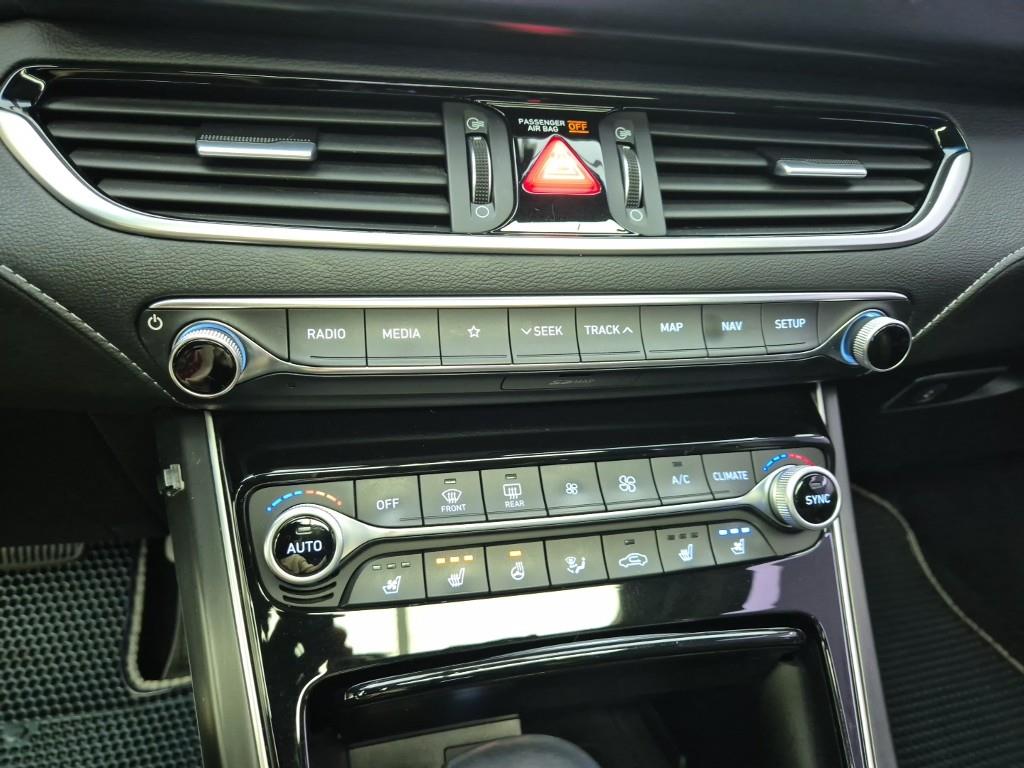 HYUNDAI Grandeur - Vista 10