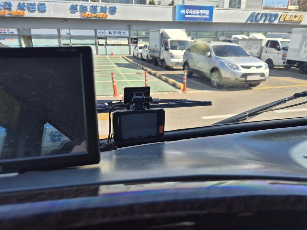 medium and large bus Hyundai bus - Vista 12