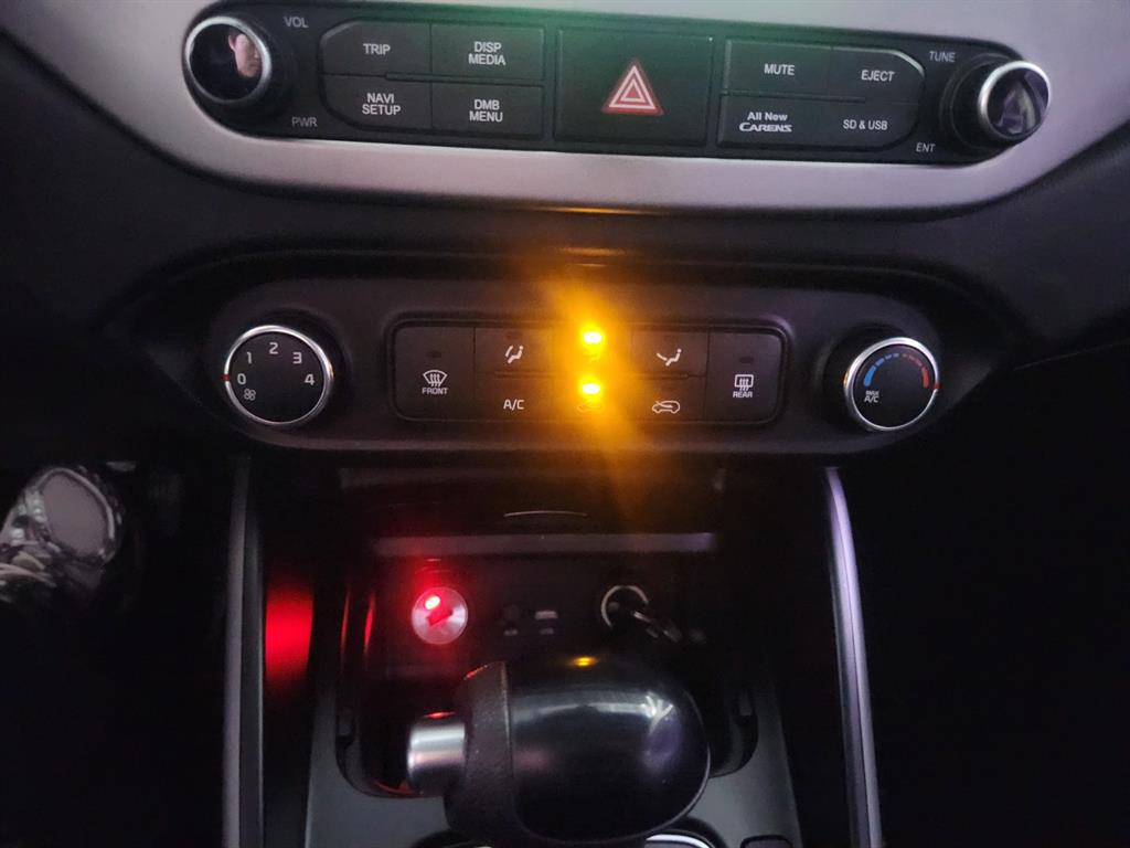 KIA Carens - Vista 6