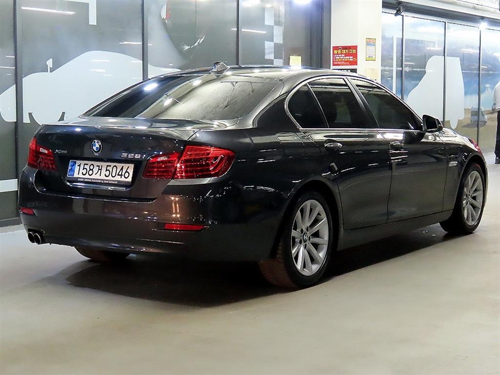 BMW 5 Series - Vista 4