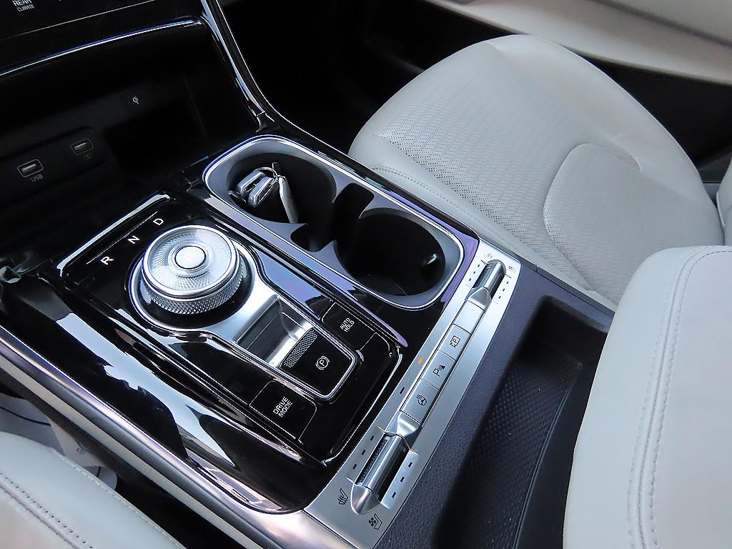 KIA Carnival - Vista 11