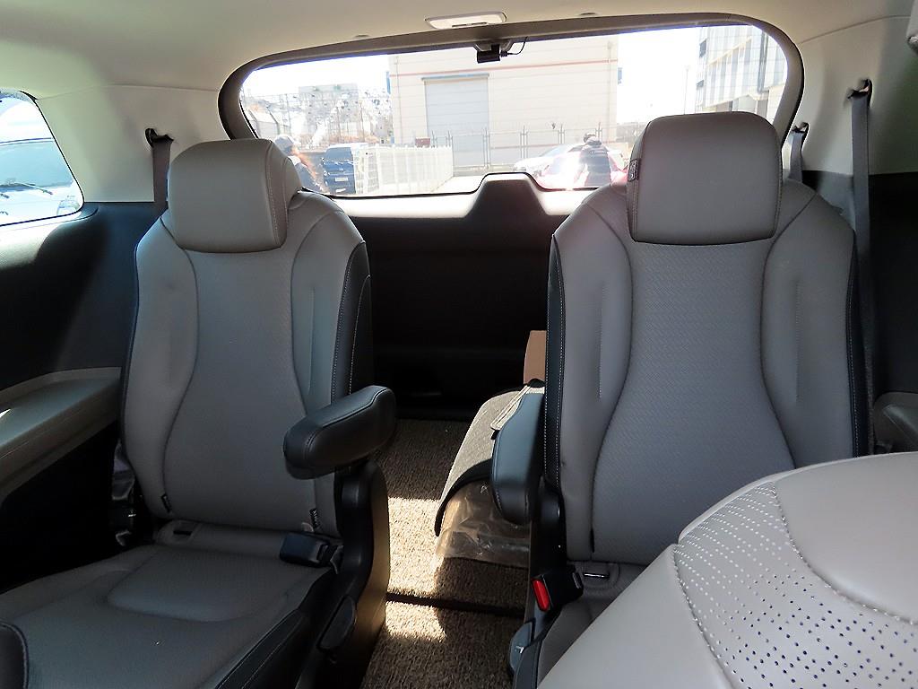 KIA Carnival - Vista 7