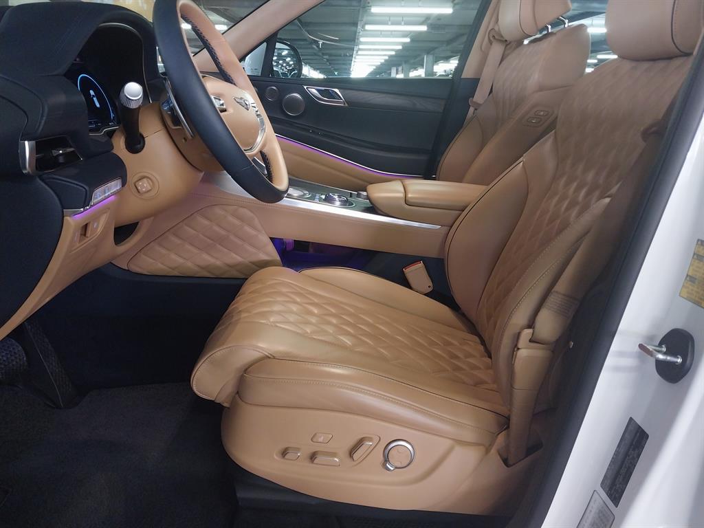 Genesis GV80 - Vista 9