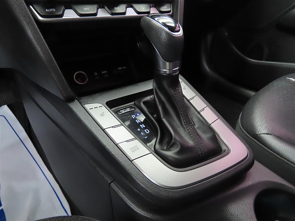 HYUNDAI Avante - Vista 11