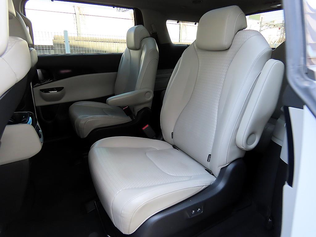 KIA Carnival - Vista 6