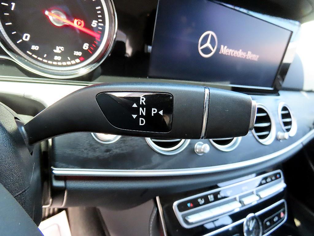 Mercedes Benz E class - Vista 11