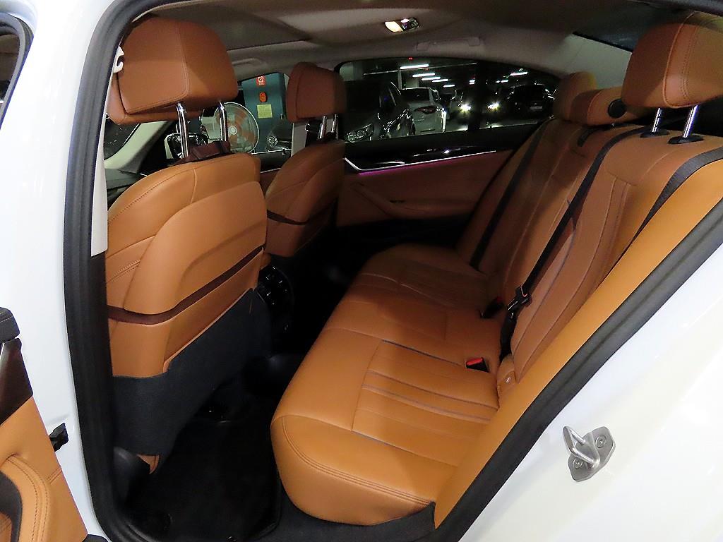 BMW 5 Series - Vista 7