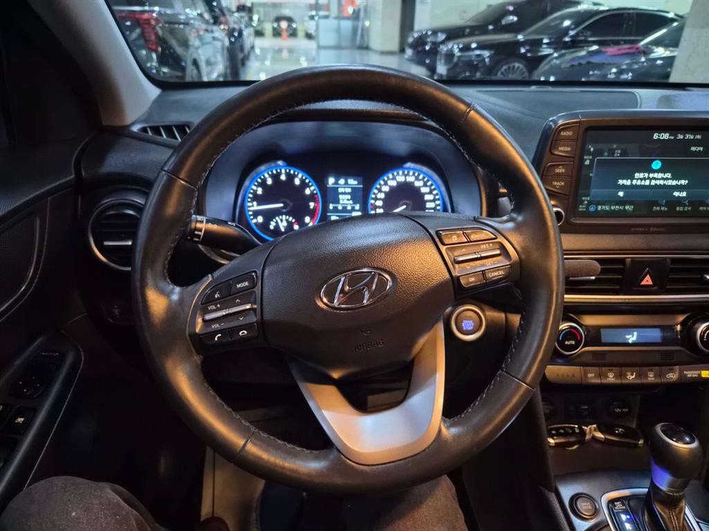 HYUNDAI Kona - Vista 8