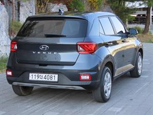 HYUNDAI Venue - Vista 6
