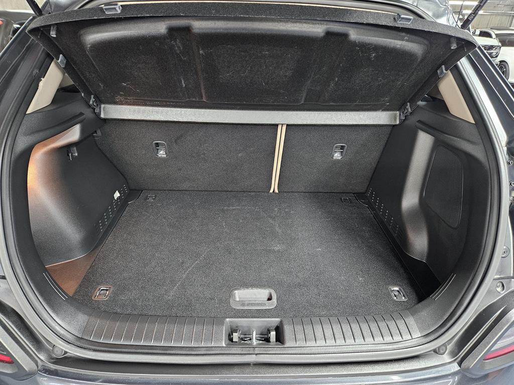 HYUNDAI Kona - Vista 5