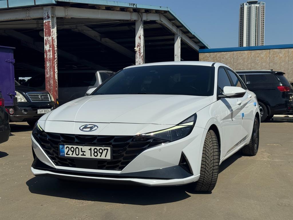 HYUNDAI Avante - Vista 2