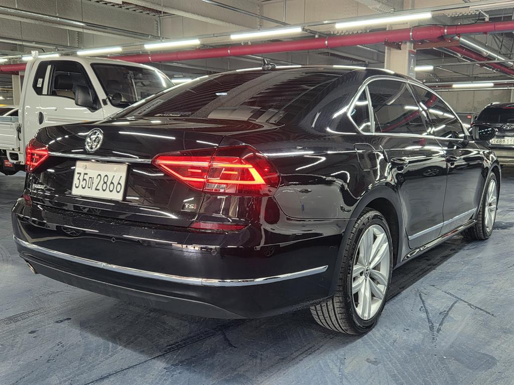 Volkswagen Passat - Vista 4