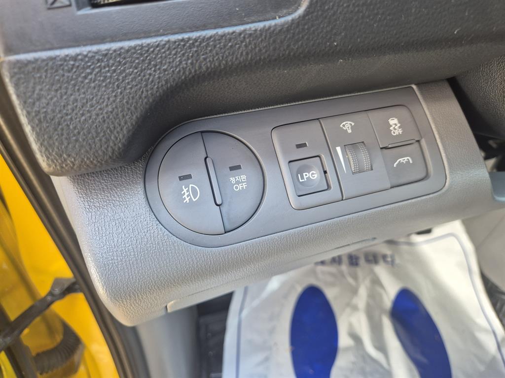 HYUNDAI Starex - Vista 9