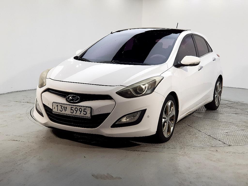 HYUNDAI i30 2012 Blanco - Importación desde Corea - HF Imports Iquique - Foto 1