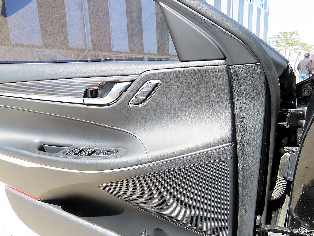 HYUNDAI Grandeur - Vista 11