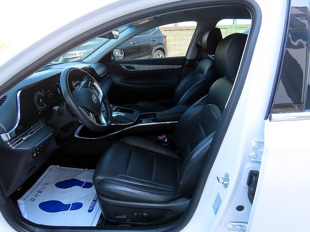 HYUNDAI Grandeur - Vista 5