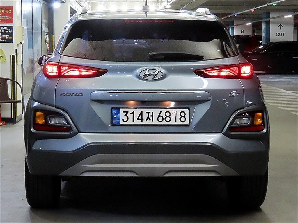 HYUNDAI Kona - Vista 5