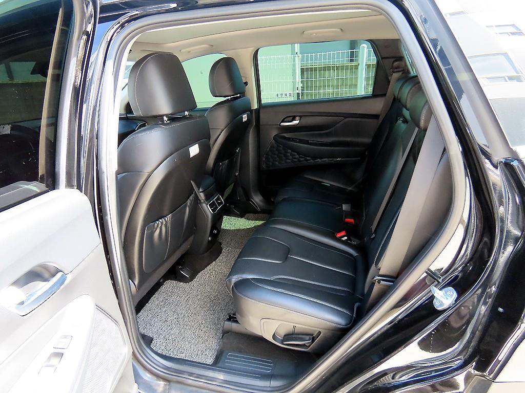 HYUNDAI Santa Fe - Vista 6