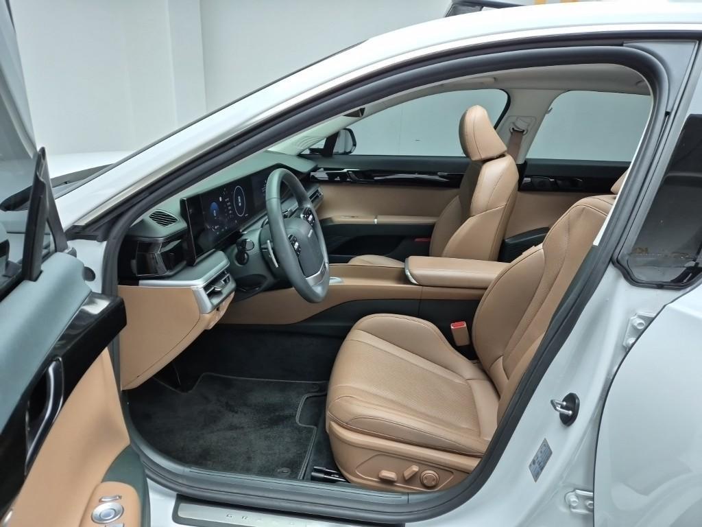 HYUNDAI Grandeur - Vista 11