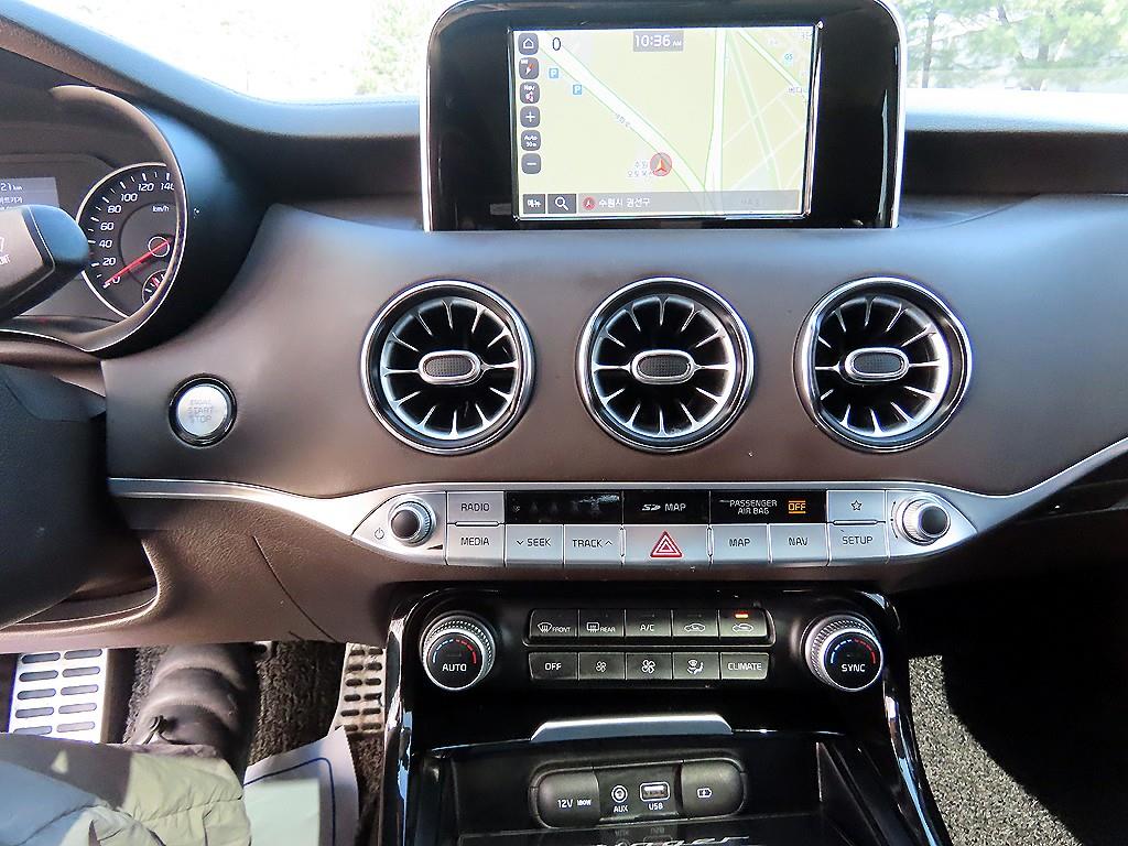 KIA Stinger - Vista 12