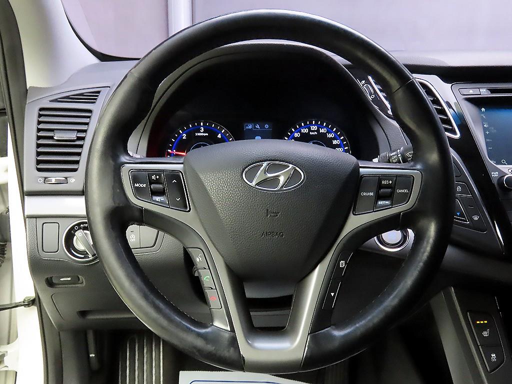 HYUNDAI i40 - Vista 9