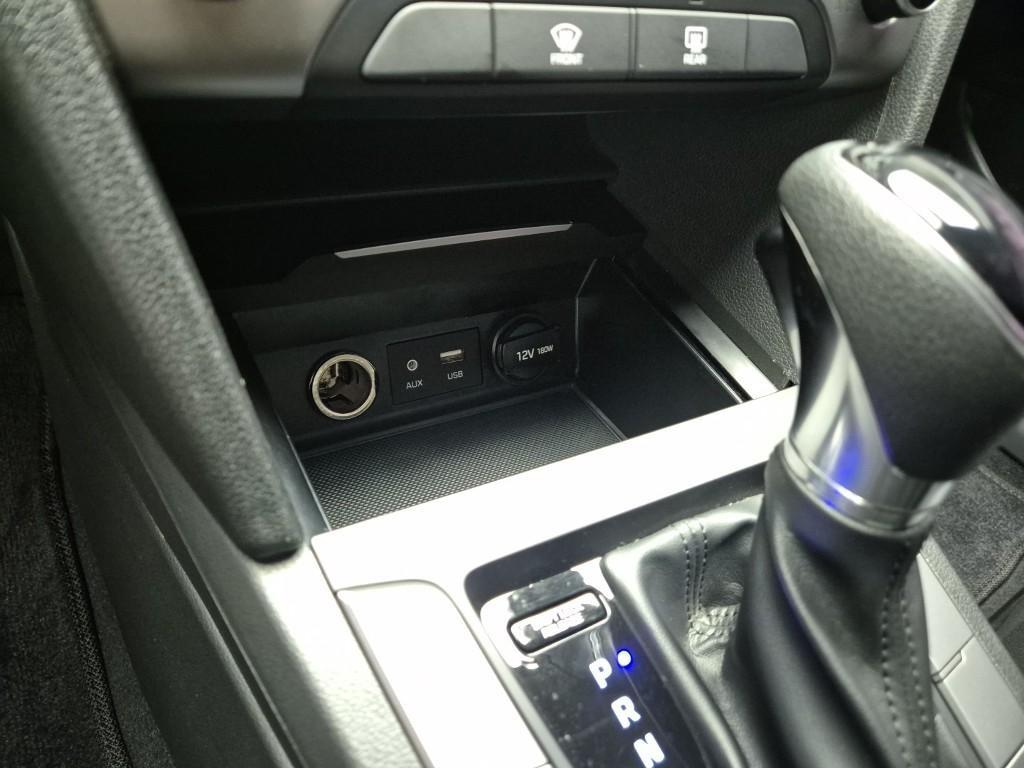 HYUNDAI Avante - Vista 8