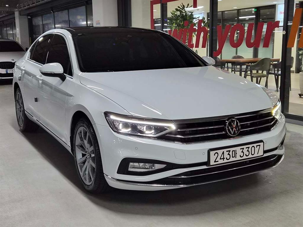 Volkswagen Passat 2021 Blanco - Importación desde Corea - HF Imports Iquique - Foto 1