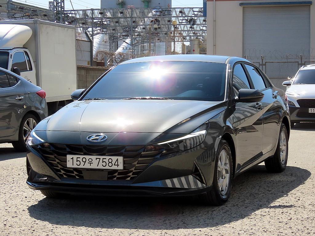 HYUNDAI Avante - Vista 2