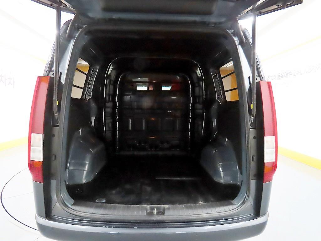 HYUNDAI Staria 2025 Gris - Importación desde Corea - HF Imports Iquique - Foto 17