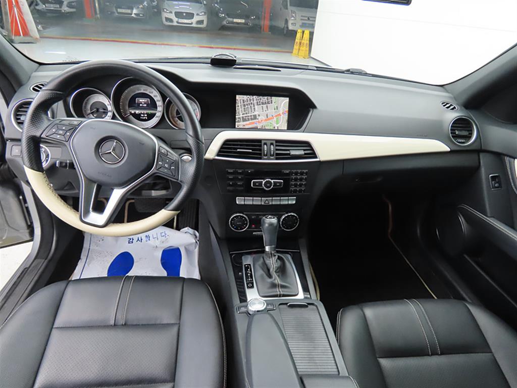 Mercedes Benz C Class - Vista 7