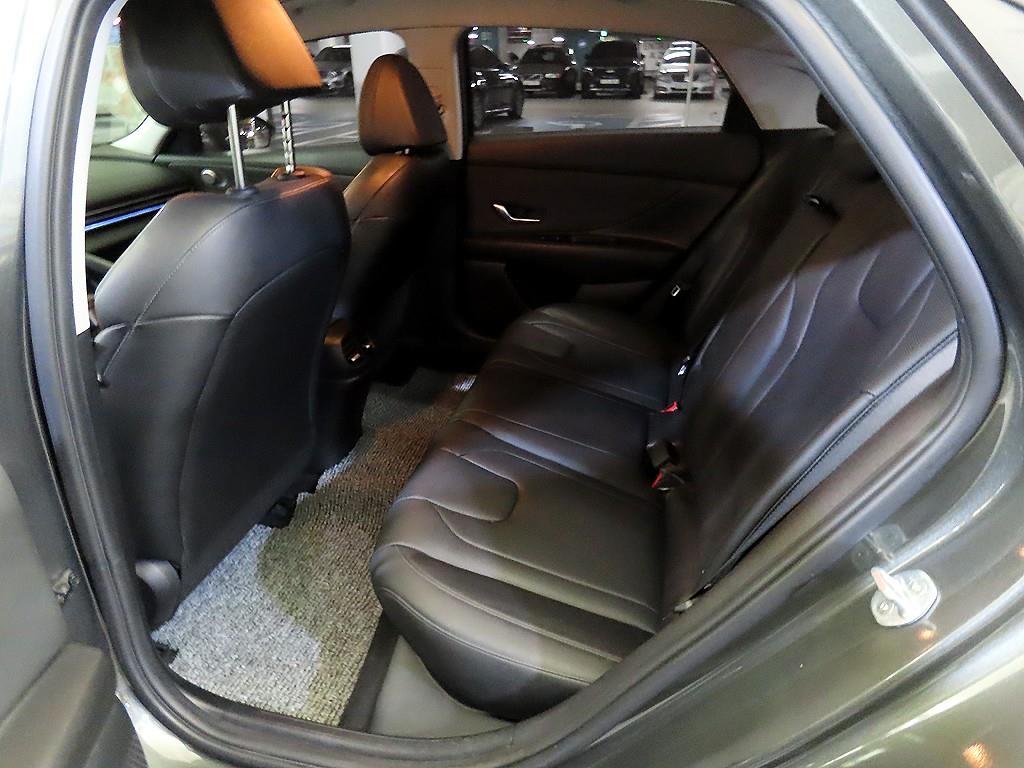 HYUNDAI Avante - Vista 7