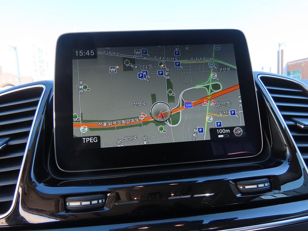 Mercedes Benz GLE Class - Vista 10