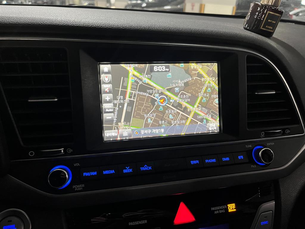 HYUNDAI Avante - Vista 10