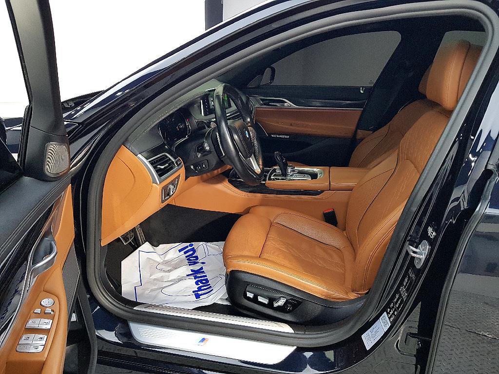 BMW 7 Series - Vista 8