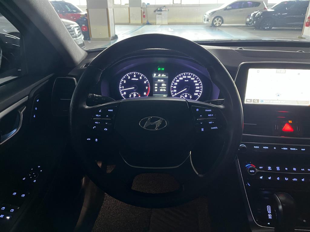 HYUNDAI Grandeur - Vista 10