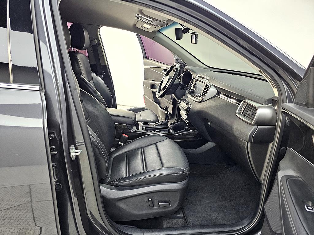 KIA Sorento - Vista 11
