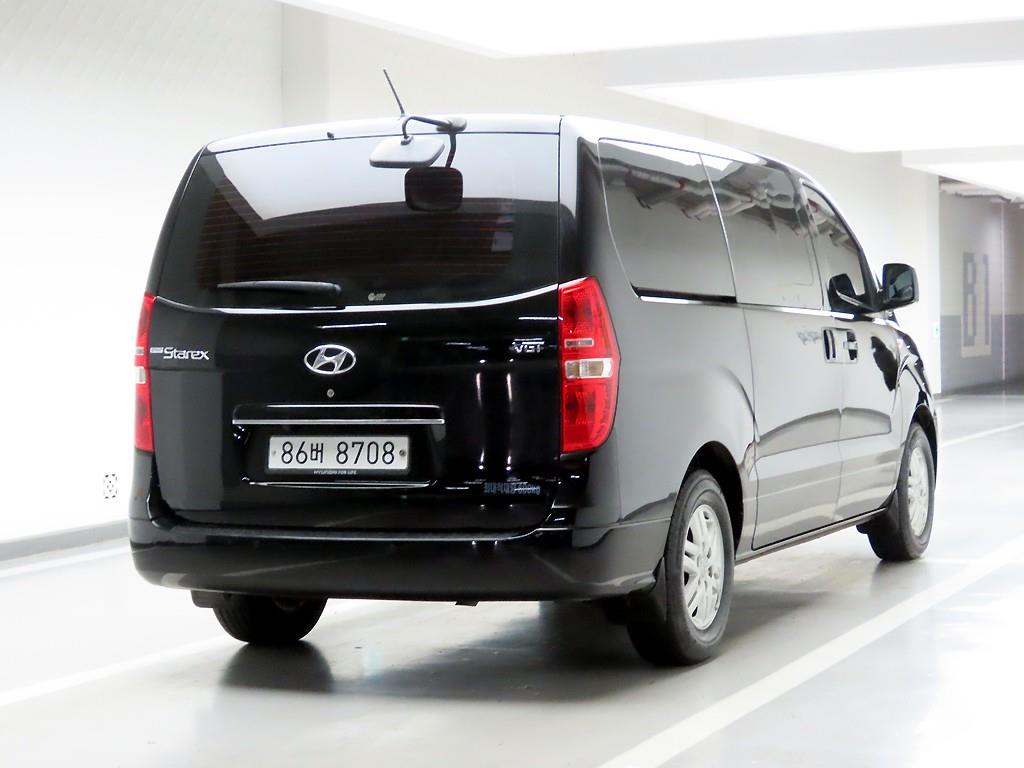 HYUNDAI Starex - Vista 4