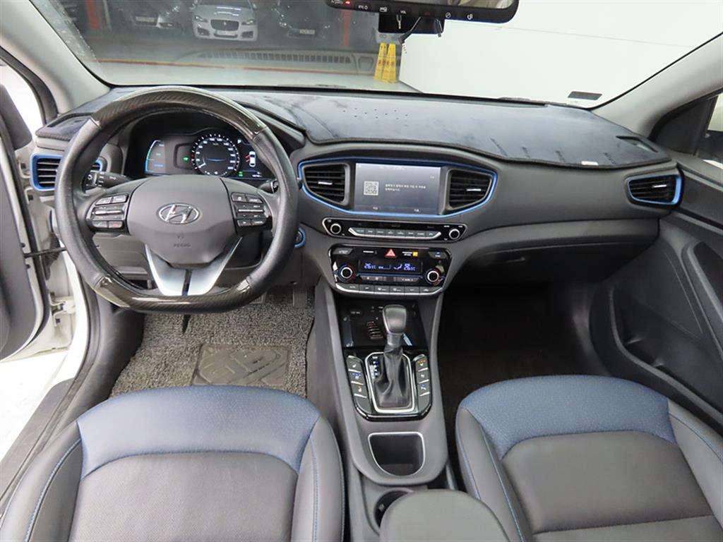 HYUNDAI Ioniq - Vista 7