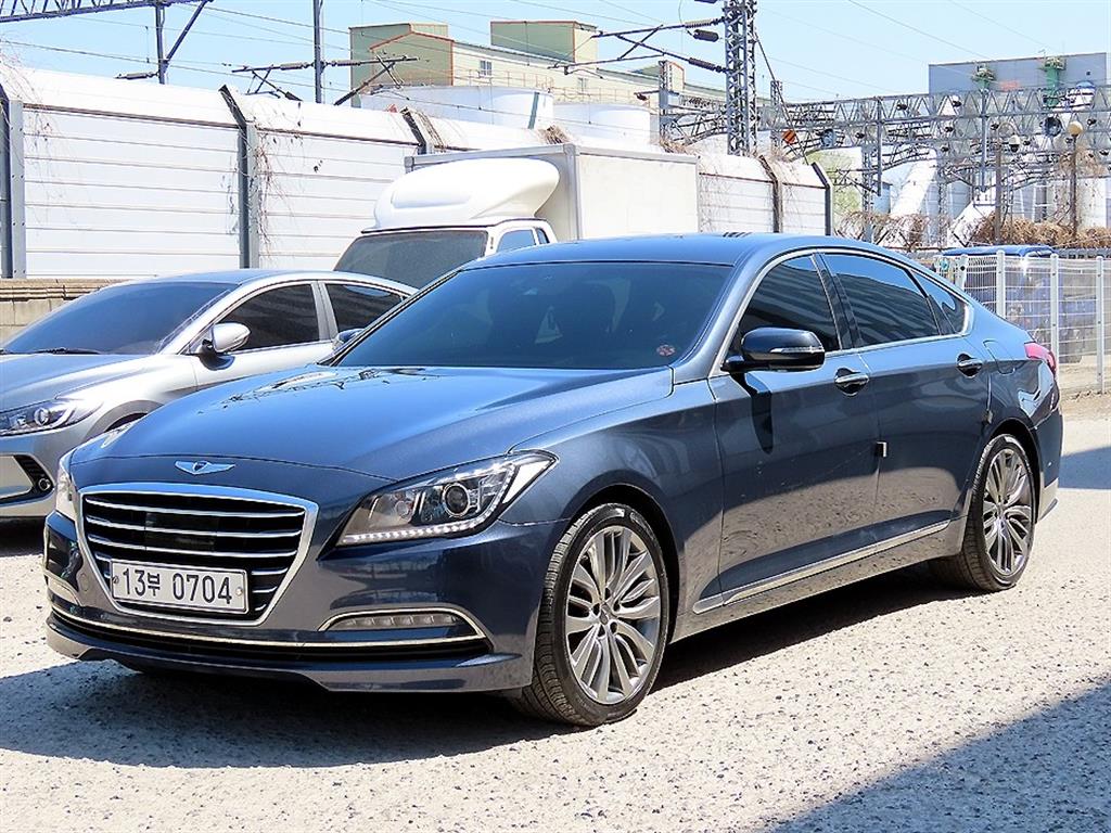 HYUNDAI Genesis - Vista 2