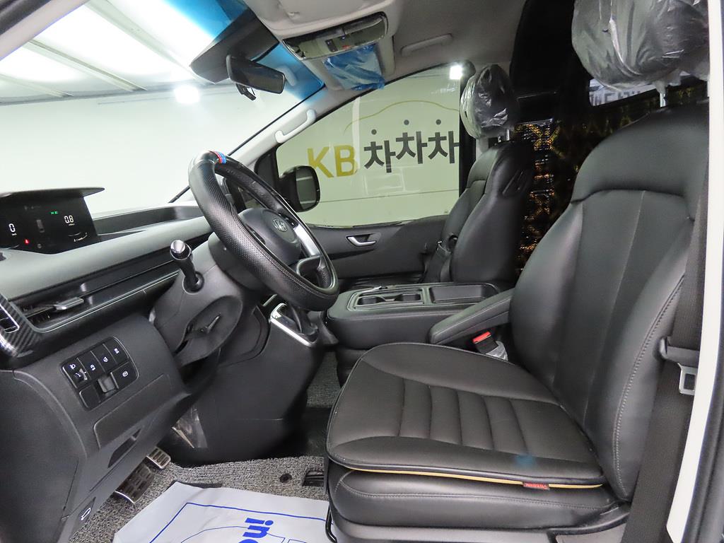 HYUNDAI Staria - Vista 5